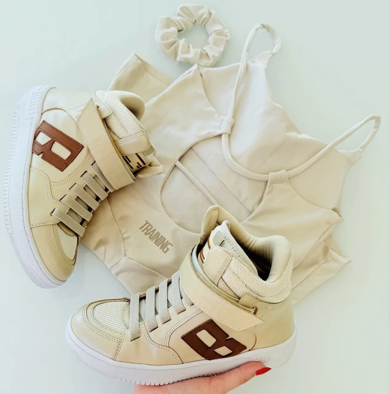 FullSizeRender-scaled 2 Grande Bota Treino Bootz Nude Couro - Imagem 2